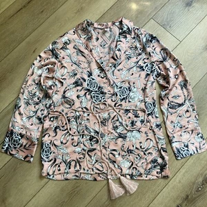 Victoria's Secret geblümtes Pyjama-Hemd Morgenmantel Quaste Taille zum Binden Satin Knopfleiste Medium - Bild 1 von 15
