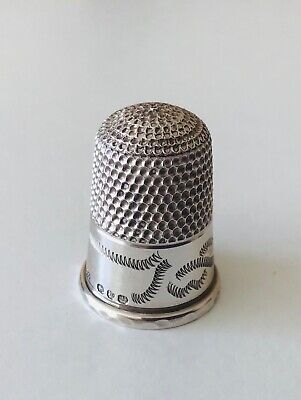 Very Nice Solid Silver Thimble. Unusual Fern Design. • 14.99£