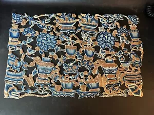 Chinesische Stickerei. Blues und Gold. Forbidden Peking Stitch und Gold Couching - Bild 1 von 7