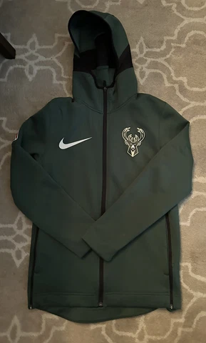 Nike Milwaukee Bucks NBA Showtime Therma Flex Hoodie Mens Size Small 940142-323 Cover
