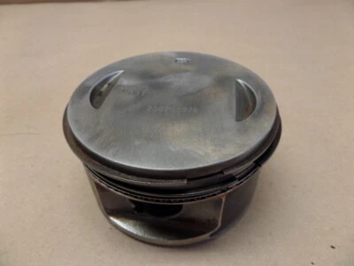 Harley Davidson Road King 2003 FLHRI pistón delantero 22095-99B Foto 1 de 4