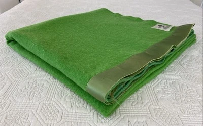 Vintage Target Aussie Made Bright Green Pure Wool Single Blanket 220cm x 170cm - Image 1 of 4