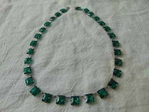antiguo collar de cristales cuadrados verdes platino - Imagen 1 de 8