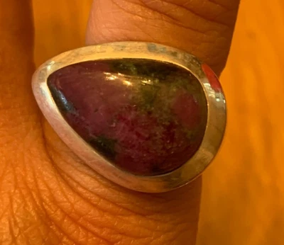 Anillo llamativo de ágata musgo púrpura y verde y plata de ley 925 - talla 8 Foto 1 de 4