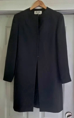 Elegant Vintage Bill Blass Collarless Black Coat - Size 8 - Image 1 of 4