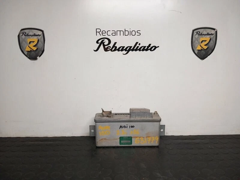 443907379A centralina abs per AUDI 100 BERLINA (443) 1982 631779 - Immagine 1 di 1