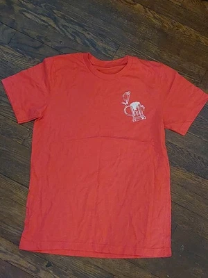 Camiseta Mass Ave Pub Indianapolis Bar Vermelha Tamanho Pequeno Unissex - Imagem 1 de 2