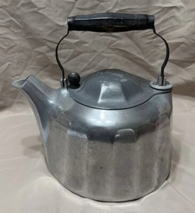 Tetera grande de aluminio National de colección Eau Clair Wisconsin - Imagen 1 de 17
