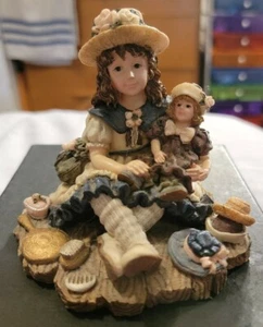 1995 Boyds collection Yesterday's Child #3506 " Ashley With Chrissie...Dress Up" - Picture 1 of 7