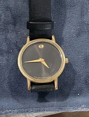 "Reloj Movado para damas hecho en Suiza esfera de museo negra correa de cuero negro, 8""" Foto 1 de 4