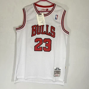 Michael Jordan Chicago Bulls Trikot Mitchell & Ness weiß 1997-98 Größe XL 48 - Bild 1 von 21