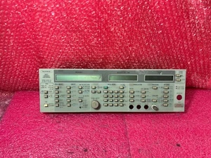 WILTRON 6747B-02 Sintetización de Frecuencia Barrida ''Panel Frontal'' - Imagen 1 de 11
