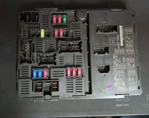 2016-2019 Nissan Versa Intelligent Power Module 284B7 1HR6A - Picture 1 of 2