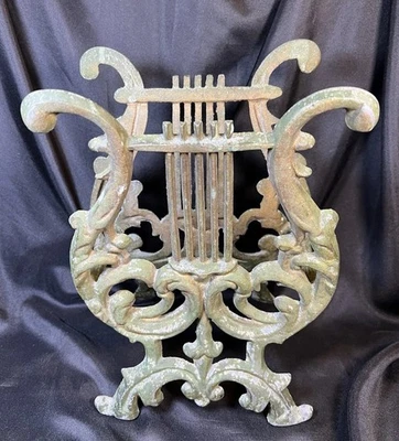 Estante de cargador de arpa lira dorada de hierro fundido vintage o álbumes de vinilo 11”T x 8”W x 6”D Foto 1 de 4