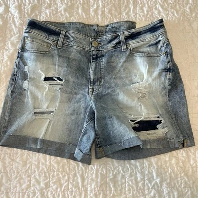 New NWT Maurices Womens Boyfriend Shorts MidRise Super Stretch 18W Destroyed - Image 1 of 4