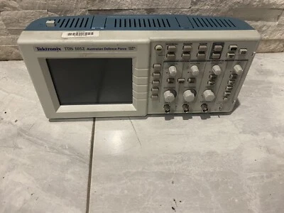 Osciloscopio Tektronix TDS 1012 2 canales 100 MHz 1GS/s Foto 1 de 4