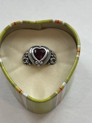 Piedra de nacimiento rubí chapada en plata 925 Prima Donna vintage retirada Brighton talla 6 Foto 1 de 4