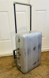 ZERO HALLIBURTON ZEROLLER Silver 2-wheels Carry Case Suitcase - Picture 1 of 18