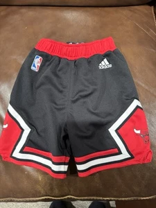 Chicago Bulls Adidas Shorts 4T - Picture 1 of 9