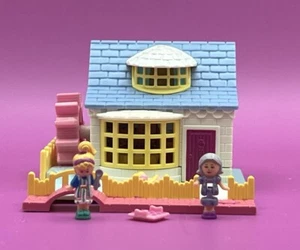 Polly Pocket GRANDMA’S COTTAGE 100% KOMPLETT 1994 Vintage Bluebird Toys NEUWERTIG - Bild 1 von 11