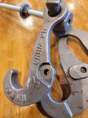 Anvil 0500104104 Beam Clamp,Rod Sz 3/8" Threaded Rod,Forged Steel - Image 1 of 4