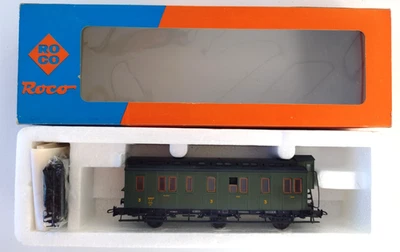 ROCO 44224A  HO Voiture voyageurs 3 ème Classe à guérites SNCF   3 Essieux 1/87 - Photo 1/4