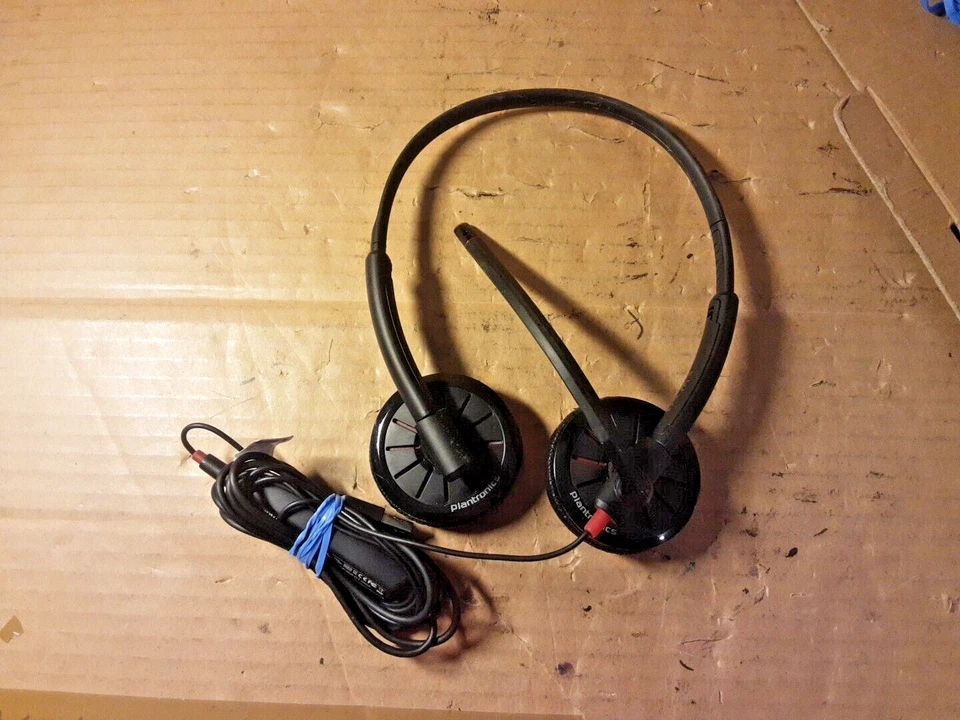 Plantronics Blackwire 300 DA Series 325T Stereo USB Plug Headset In Pouch READ - Image 1 of 4