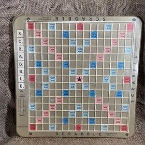 Vintage Scrabble Deluxe Milton Bradley Turntable Turn Table Moving Board Game - Picture 1 of 9