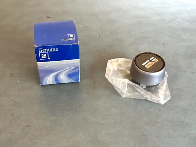 GM OEM NOS 10080813 Aluminum Wheel Hub Cap 1989-1991 Oldsmobile Cutlass Calais - Image 1 of 4