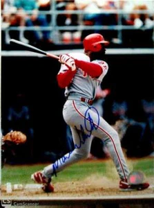 MARK WHITEN SIGNED PHILLIES 8X10 PHOTO #1 - Picture 1 of 1