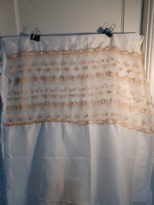 Cortina de Ducha Blanco Y Bordado Dorado Diseño Floral  Foto 1 de 4