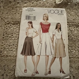 Vogue Muster V7910 unterhalb des Knies ausgestellter Rock Miss Größe 6-8-10 ungeschnitten FF - Bild 1 von 5
