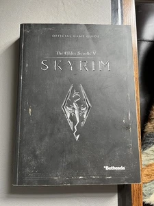 The Elder Scrolls V Skyrim Official Game Guide / Strategy Book  - Picture 1 of 6
