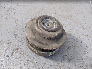 MERCEDES-BENZ CL500 W215 C215 5.0 V8 ENGINE MOUNT II - Picture 1 of 2