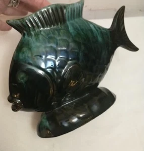 Vintage Blue Mountain Pottery Teal Blue Black Fish Vase - Picture 1 of 9