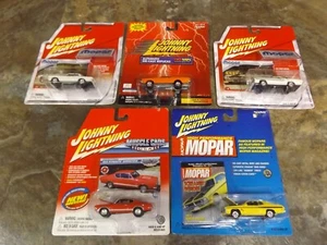 Lotto di 5 Johnny Lightning Mopar Diecast scala 1:64 - Belvedere Roadrunner GTX+ - Foto 1 di 11