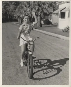 Shirley Temple on bicycle Original 8x10 Silver Gelatin Photo 1937 Palm Springs - Picture 1 of 2
