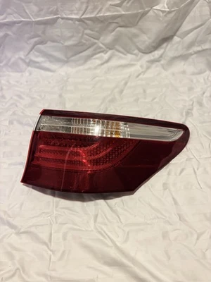 Conjunto de luces traseras laterales derecho pasajero Lexus LS460 2007-2009 FABRICANTE DE EQUIPOS ORIGINALES Foto 1 de 4