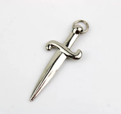 Piccolo Ciondolo Pugnale Coltello per Collana Acciaio Colore Argento Vintage - Immagine 1 di 4