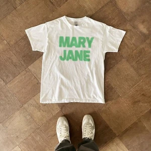 MARY JANE - Camiseta años 2000 nostálgica tendencias atemporales retro estética camiseta Y2k - Imagen 1 de 9