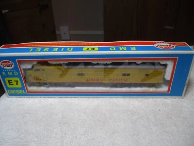 Model Power 914 HO Scale Union Pacific Diesel Locomotive #1476A Tested Runs - Image 1 of 4