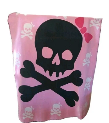 Manta calavera David & Goliat Halloween rosa/negro/blanco 48" x 60" polar  Foto 1 de 4