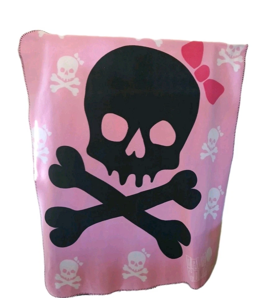 Manta calavera David & Goliat Halloween rosa/negro/blanco 48" x 60" polar  Foto 1 de 4