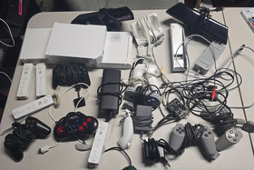 Massive Lot of Video Game Consoles/Hardware Nintendo Xbox Contollers Memory Card