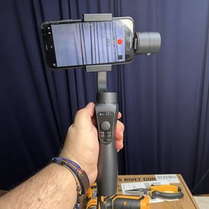 S5 Pro 3-Achsen Handy Gimbal mit AI Tracking, Fülllicht & 360° Rotation / 299$ - Bild 1 von 5