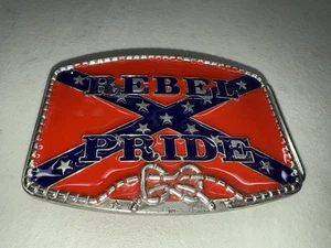 Rebel Pride Gürtelschnalle. Metall. 3,5x2,5" - Bild 1 von 2