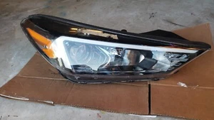 Faro halógeno lado derecho pasajero Hyundai Tucson 2019-2021 sin LED fabricante original. - Imagen 1 de 12