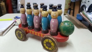 Antique WOOD PULL TOY Extreemly RARE 40s CHINESE BOYS & GIRLS PEG WAGON - Picture 1 of 8