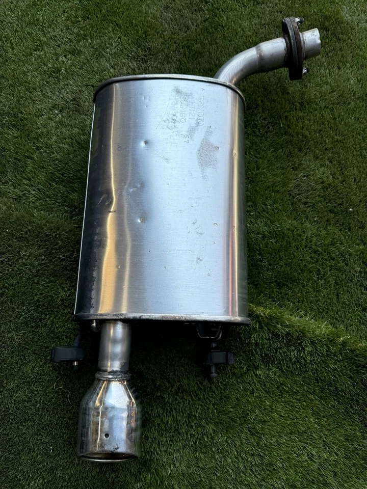 2007 - 2009 LEXUS ES350 3.5L RIGHT PASSENGER EXHAUST MUFFLER USED OEM 231966 - Image 1 of 4