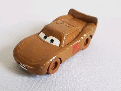 Disney Cars 3 Flash McQueen N°15 Carrera De Barro Thunder Hollow 1/55 Metal BE - Imagen 1 de 4